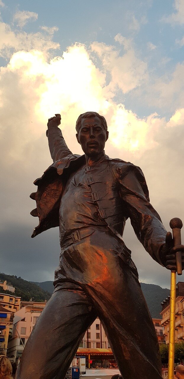 פסלו של פרדי מרקוקי במונטרה