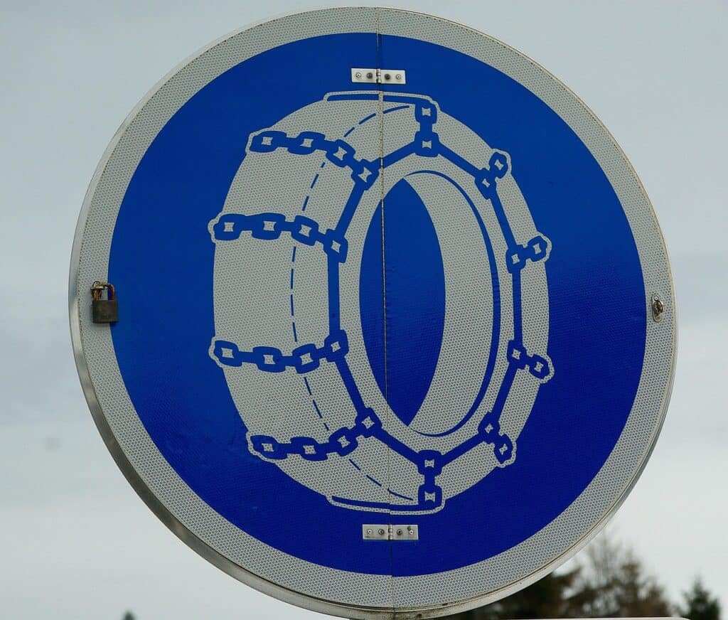 תמרור שרשראות שלג