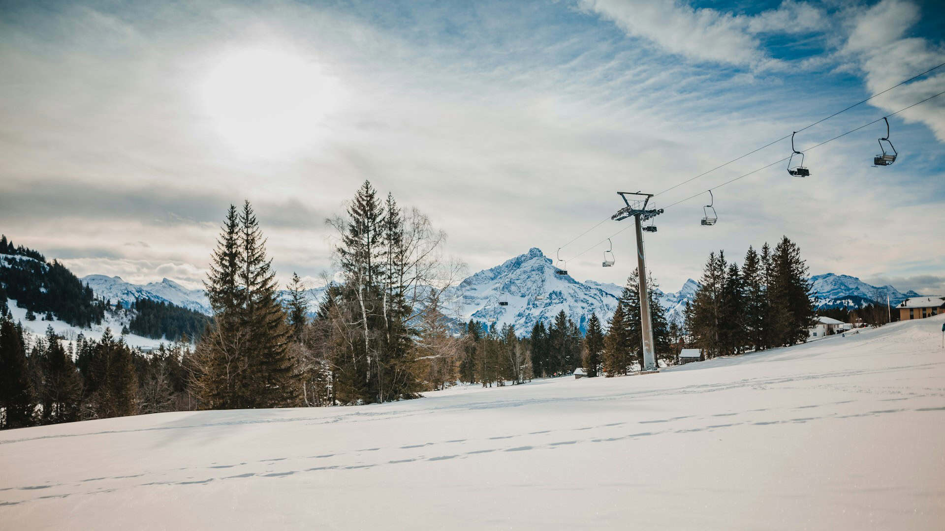 רכבל הכסאות המטפס מאמדן